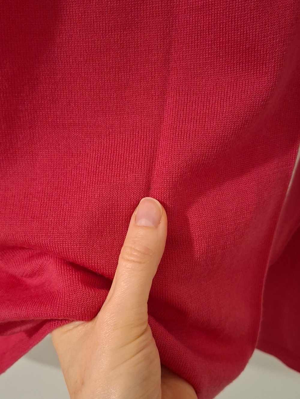 Club Monaco Fuchsia/Hot Pink 100% Merino Wool Classic Feminine Turtleneck (S) - Picture 6 of 7